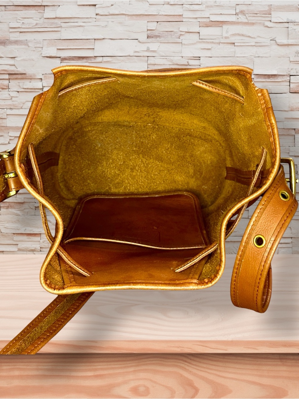 Coach “Lula’s Legacy” Vintage 1996 Glove-Tanned Leather Drawstring Bucket Bag - Picture 8 of 13